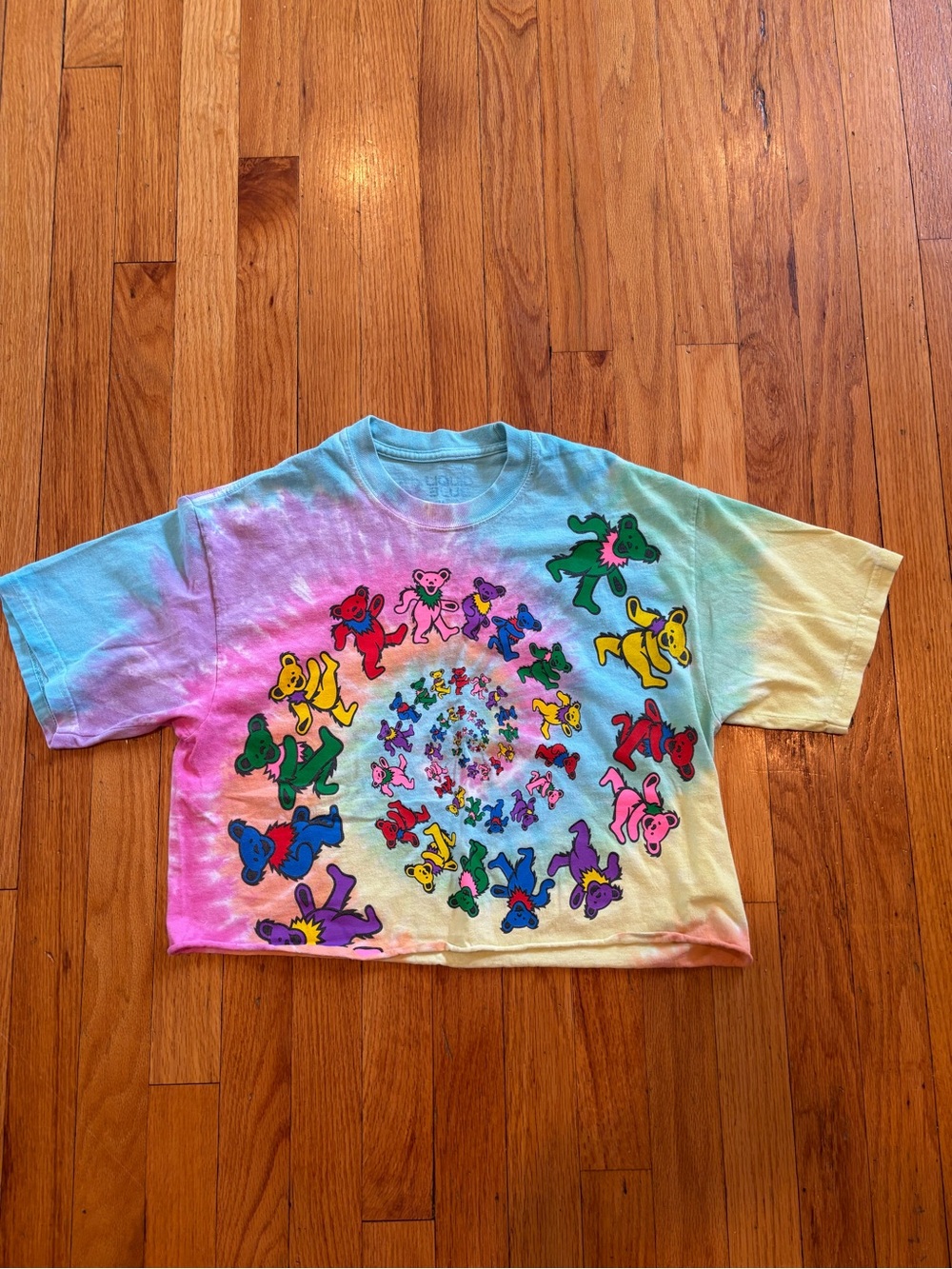Liquid Blue spiral bears Tie-Dye T-Shirt cropped top‎ womens M. In GUC